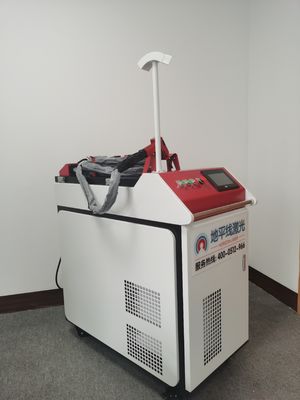 220v 3 मिमी 8 मीटर हैंडहेल्ड लेजर वेल्डर अनियमित वेल्डिंग 1080nm