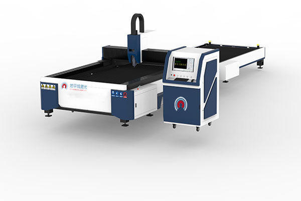 धातु के लिए Raytools Maxphotonics 6KW 40KW सीएनसी लेजर कटर