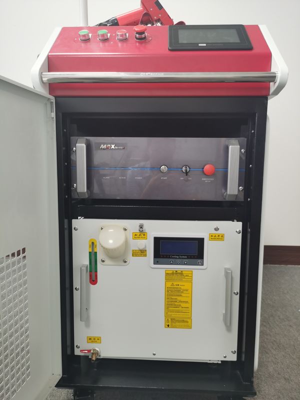 1000W 1080nm हैंडहेल्ड लेजर वेल्डर 6 मोड्स एर्गोनोमिक डिज़ाइन