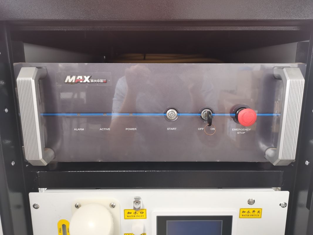 1000W 1080nm हैंडहेल्ड लेजर वेल्डर 6 मोड्स एर्गोनोमिक डिज़ाइन