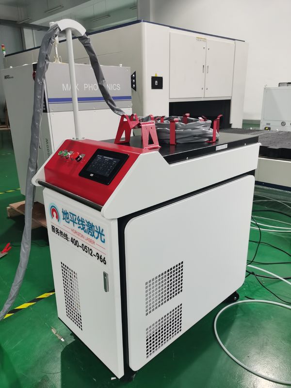 1060nm 30W पोर्टेबल लेजर वेल्डिंग मशीन प्रेसिजन मार्किंग