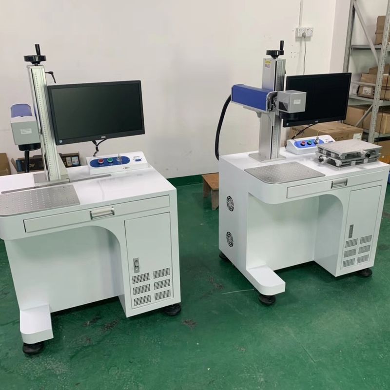 धातु 30W 60khz लेजर मार्किंग मशीन, प्लास्टिक के लिए लेजर मार्किंग मशीन